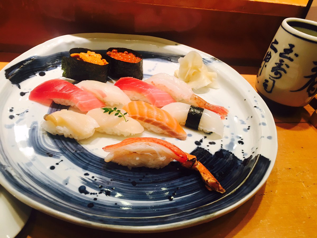 今日はお寿司に連れてってもらいました✨
3回目のぱぱだったけど、甘え方が苦手だからもう会わないかな〜（笑）