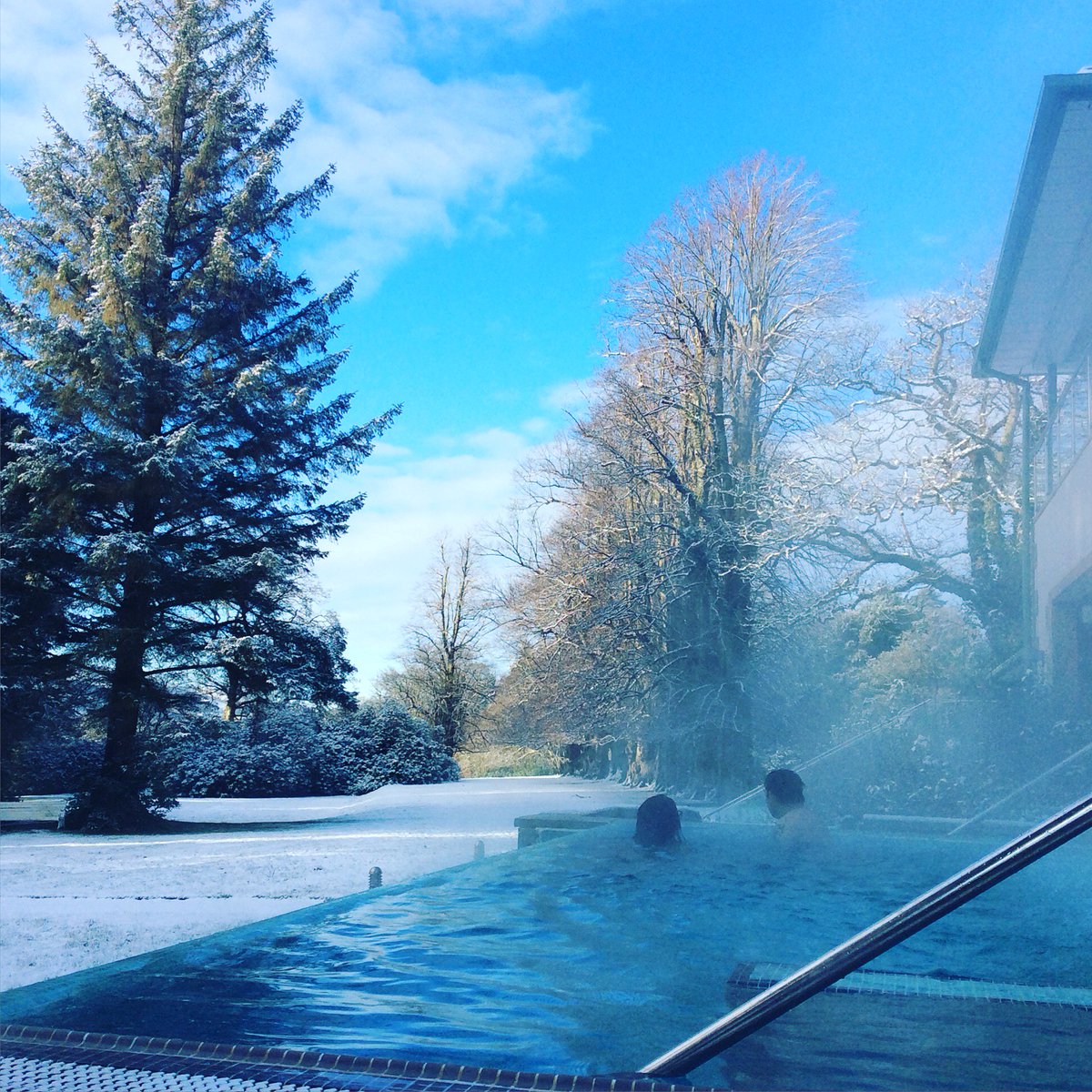***WIN*** 
A nights stay for two at the stunning <a href="/armathwaitehall/">Armathwaite Hall</a> Hotel and Spa, Dinner, Breakfast AND Spa entry included! ❤️ 

To enter
1. Follow
2. Retweet
 
Good luck everyone! 
Winner drawn THIS TUESDAY! 

#lakedistrict #hotel #competition #spa #NorthWestHour
