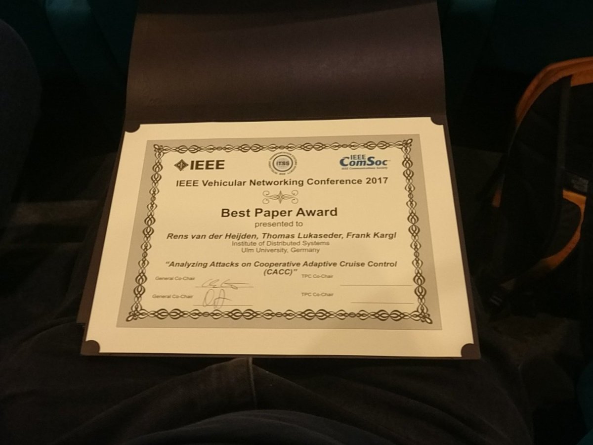 namnatulco's tweet photo. Wow! Best Paper! Thanks #VNC17! And also to my co-authors, @_seder_ and @comram! https://t.co/EF5MJkGWFt