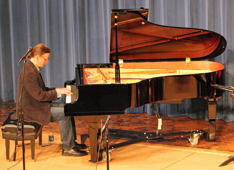 LaCrosseEdFdn's tweet image. On #GivingTuesday, your donation to @LaCrosseEdFdn supports unique experiences for students and classroom innovation in @Lacrosseschools  More info: lacrosseeducationfoundation.org/donate/