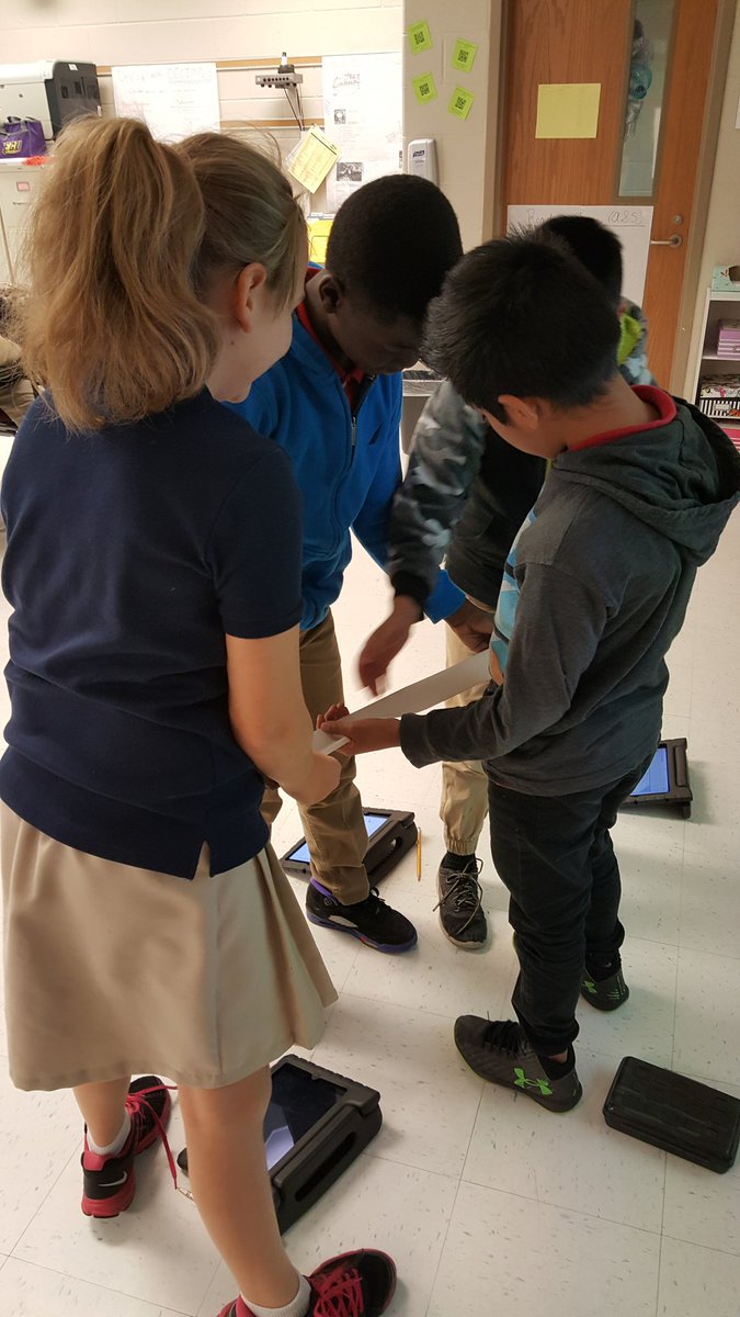 MsBlake5th's tweet photo. Working to fold #twains &amp; #fathoms to solve #wordproblems! @TDA_SC @LaraKessler3 @LBAnderson17 @mrs_register https://t.co/QTj8MvdhQl