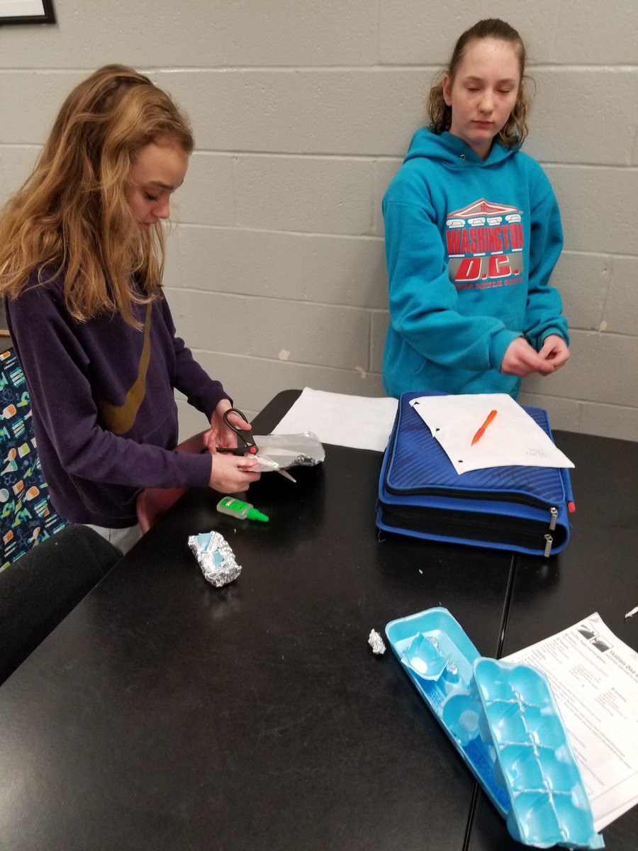 BrittanyEmbry's tweet photo. Building "penguin house" as way to study heat transfer. #3rdbell #STEM @JonesJetsPride https://t.co/BTnTm2q0Ub