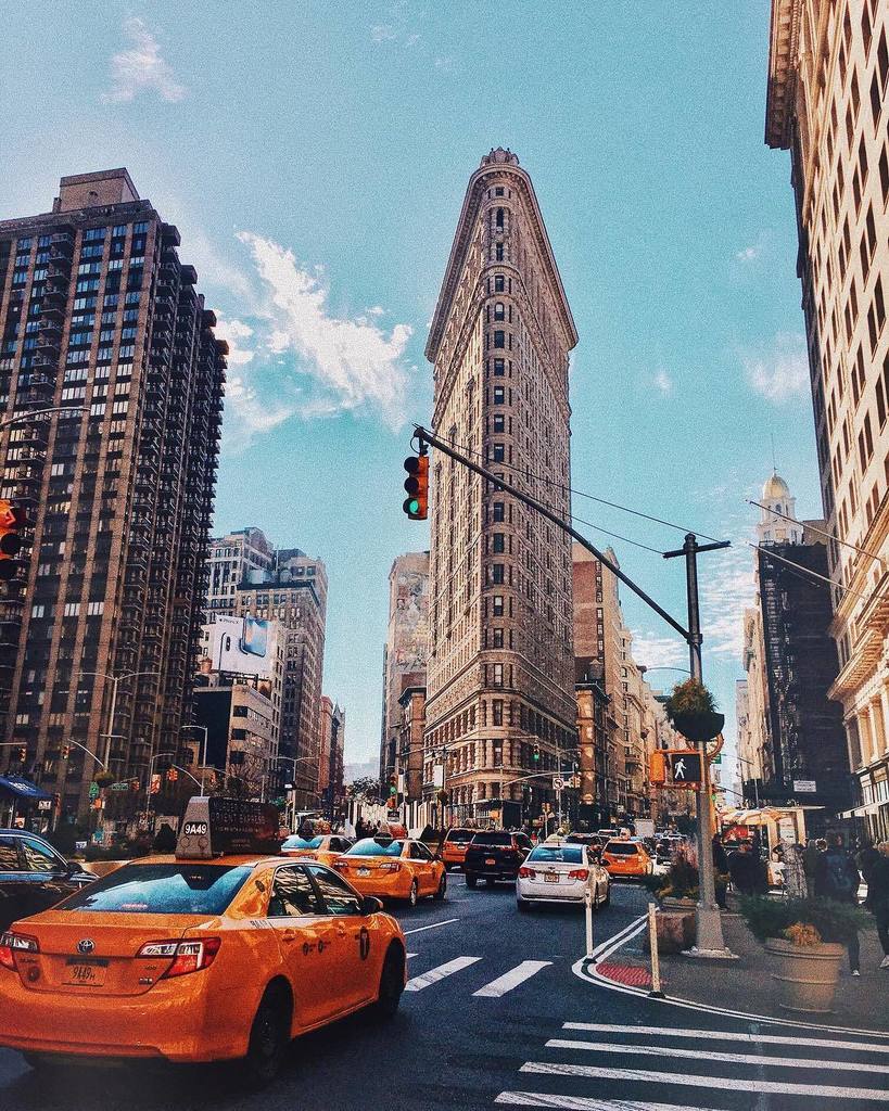 AikasLoveCloset's tweet photo. This morning view ❤️ Where dreams are made of..✨
....
#nyc #newyorkcity #fromwhereistand #flatiron #theperfectview #inspiremyinstagram #passionpassport https://t.co/WDjR9pR9yj https://t.co/lwGb2oPbQK