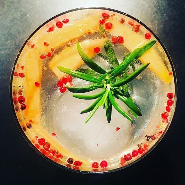 6OclockGin's tweet photo. Couldn't resist sharing this wonderfully colourful photo from @gin_loving_homebartender! Hope it cheers up a grey winter's day for you all! 😀🍸#6OClockGinAndTonic #PapayaStripes #PinkPepper #Rosemary #GinOClock #GinAddicted #Ginlicious #GinLover #GinT… https://t.co/QSmqy0Z7dW https://t.co/JhHQgQkNgC