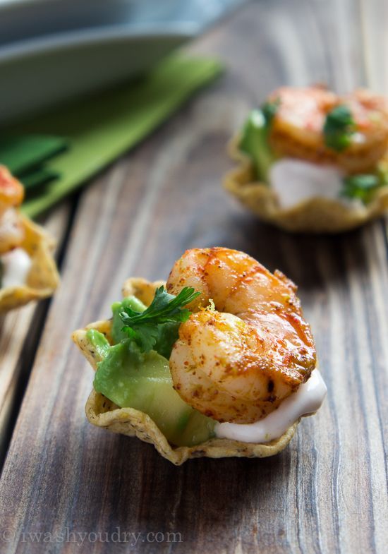MissionFS_UK's tweet photo. Serve up these simple yet delicious shrimp taco bites tonight and you'll be sure to keep your customers sticking around til 2018 #NewYearsEve https://t.co/h4RGlMLbaK