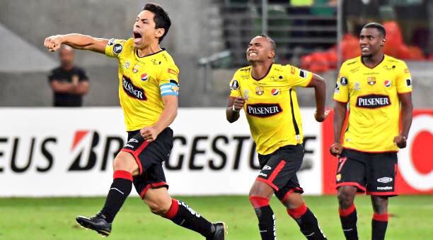 mas_amarillo's tweet photo. Siete jugadores de @BarcelonaSCweb . forman parte del 11 ideal de la en los Premios de la AFE .

• Pedro Pablo Velazco
• Darío Aimar
• Xavier Arreaga
• Beder Caicedo
• Matías Oyola
• Marcos Caicedo
• Jonatan Álvez

Somos el mejor equipo y el otro año lo ratificaremos #BSC https://t.co/0dT8rjQdRg