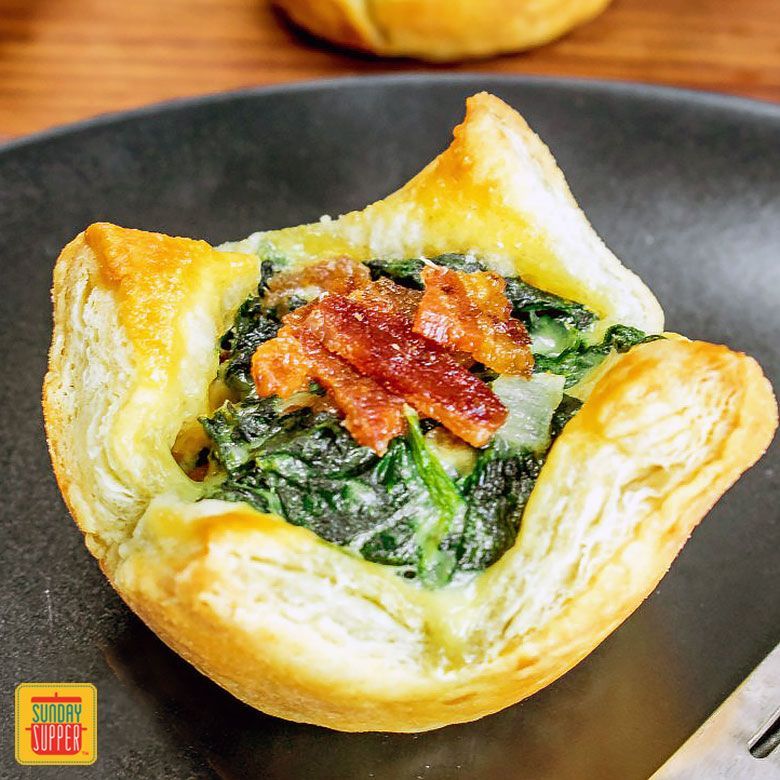 Enhance your game day spread with Spinach Puff Pastry with Bacon #SundaySupper buff.ly/2AdSRGg