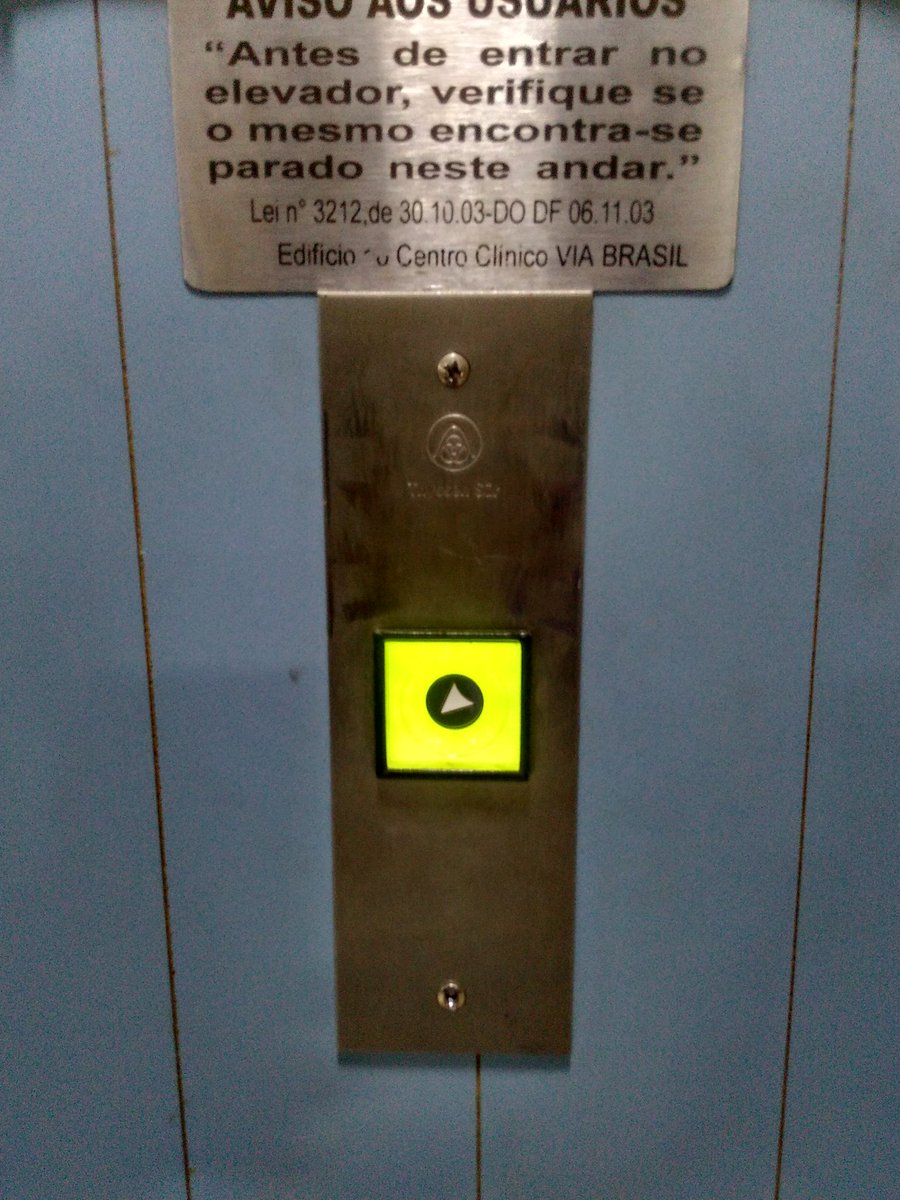 MikeCaeiro's tweet photo. Elevador do #becodiagonal https://t.co/Rx4BrpPZ7e