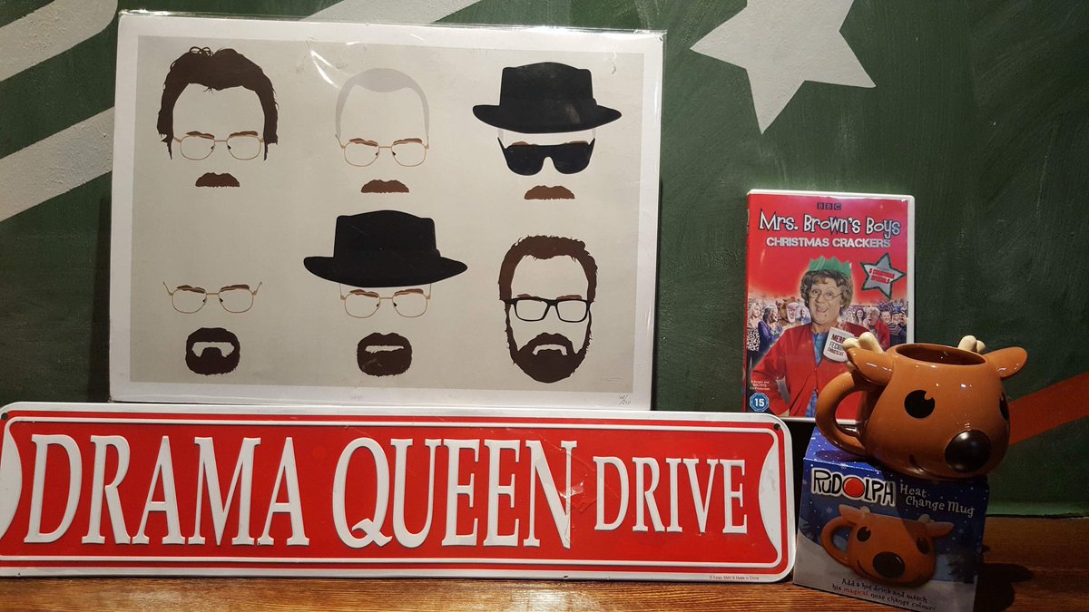 Tonight’s #bingo tat! Who dosen’t want a drama queen sign!