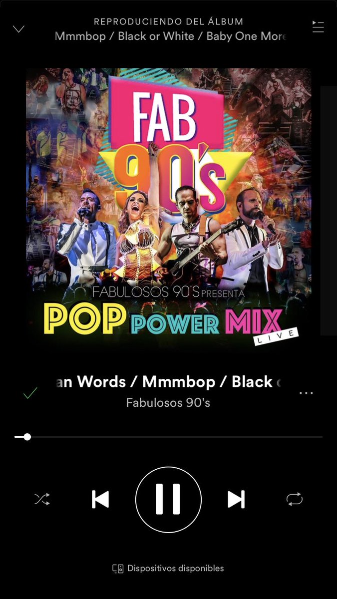 GisRiquelmeL's tweet photo. Concentradísima en mi trabajo... 🤣🤣🤣 Bien @LuigiBalestra @Rene_Ortiz @roypizarro @lolore_alexa está bien padriuris el #PopPowerMix de @Fab90s 💃🏻💃🏻💃🏻👏🏼👏🏼👏🏼 👌🏼👌🏼👌🏼 https://t.co/5YsiffeOKe
