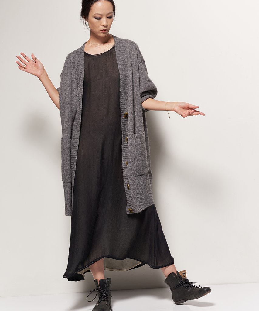 LPH_clothing's tweet photo. We are thrilled to announce that we have some must-have new arrivals in our #cashmere shop. Visit the link in profile to see whatโs new! ๐ค #LPHluxury #sweaterweather #layeringpieces #luxuryfashion #style #giftsforher https://t.co/khyeDmbEgS