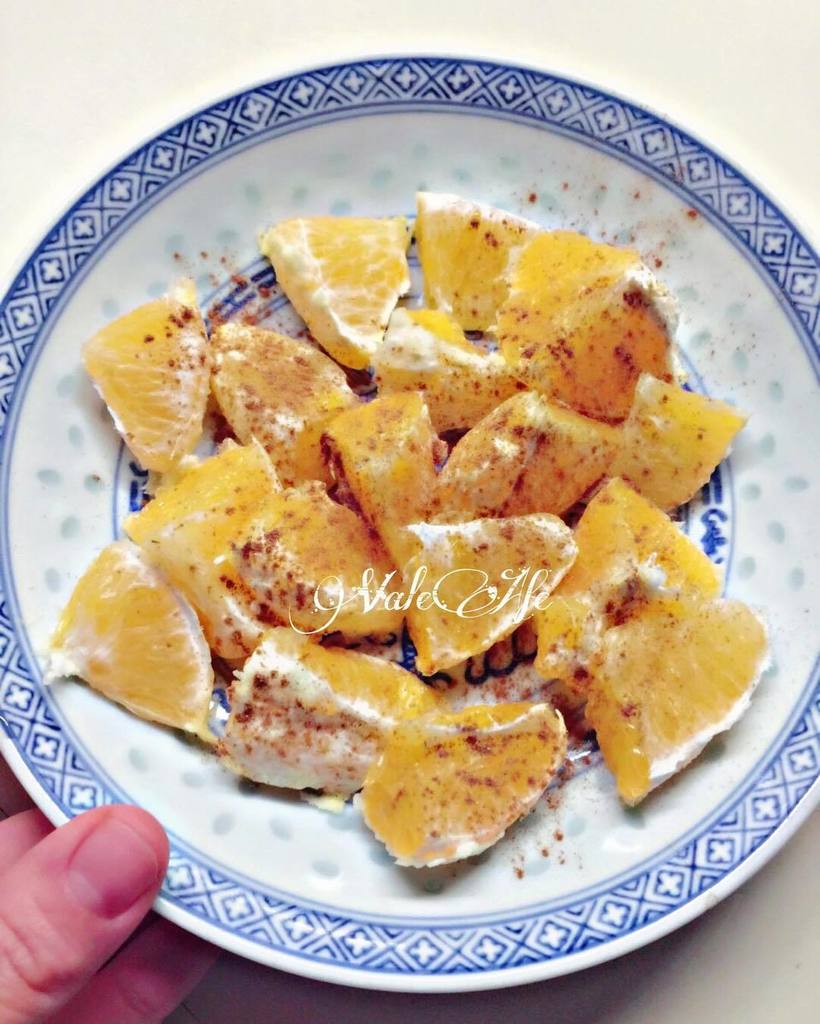 ValentinAfeltra's tweet photo. Idea 💡 Spuntino 😋 🌼 Macedonia di Arancia 🍊 con spolverata di cannella 🌼

Una Delizia 😍

#detoxDay02
#meno1tagliaXNatale
#sfidaLoveYourLife #arancia #orange #spuntino #break #merenda #sano #healthyfood #health #healthy #benessere #me #programma #c… https://t.co/D1fu1uAVDI https://t.co/SgDyP37DuT