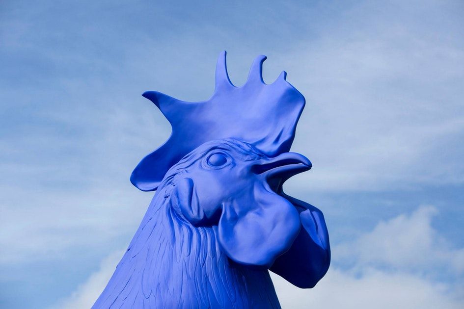 citypagesarts's tweet photo. For one brief moment, the #WalkerArtCenter 's #HahnCock sculpture had a schlong: https://t.co/AVHztXaka1 https://t.co/8jZXpjuo34