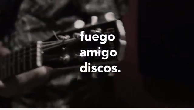 fuegoamigodisco's tweet photo. Modelo 2017 #sesionesdelfuego en #invisibleestudio de #LaPaternal al mundo con @cespedcesped @PyramidesReal @VdeCheetara y #MedallaMilagrosa
Reproducción en lista, por aquí ▶https://t.co/BO9SNxTK43 https://t.co/AviD96YxzB