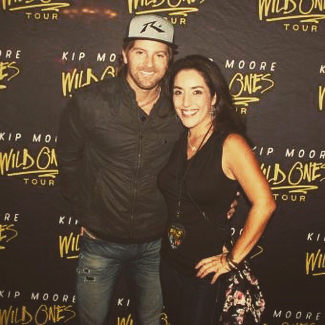 LalehLive's tweet photo. @SXMTheHighway ❤️ when you start our day with @KipMooreMusic ❤️🎸🎼 #moregirlslikeyou #Goodmusic #classycountry @followCC2C https://t.co/9kmNfxkoRz