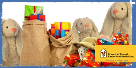 Kinderfonds's tweet photo. Met de aanschaf van de #Kinderfondsknuffel zorg je ervoor dat zieke kindjes de knuffel van hun ouders niet hoeven te missen, ook niet met Sinterklaasavond. Een leuk cadeautje om te geven, nog leuker om te krijgen. Waar je de knuffel kunt kopen zie je hier: https://t.co/b2ysmpPBHC https://t.co/4HT0zqOfUm