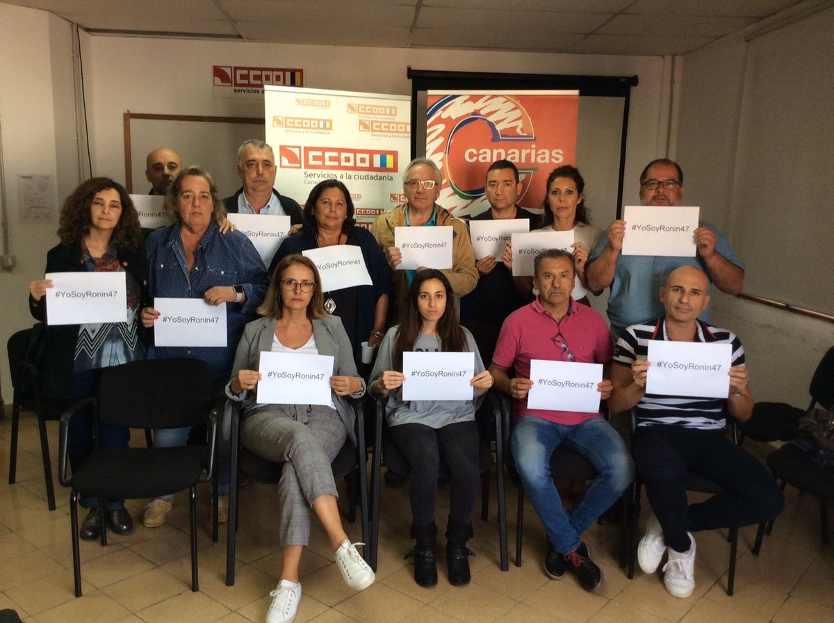 pepefdezr's tweet photo. #YoSoyRonin47 frente al racismo, la xenofobia y el odio. @FSCdeCCOO muestra su solidaridad y apoyo al compañero policía local, afiliado a CCOO que con su gesto, defiende el compromiso de la inmensa mayoría de policías locales con la democracia y la ciudadanía https://t.co/crYml24KJa