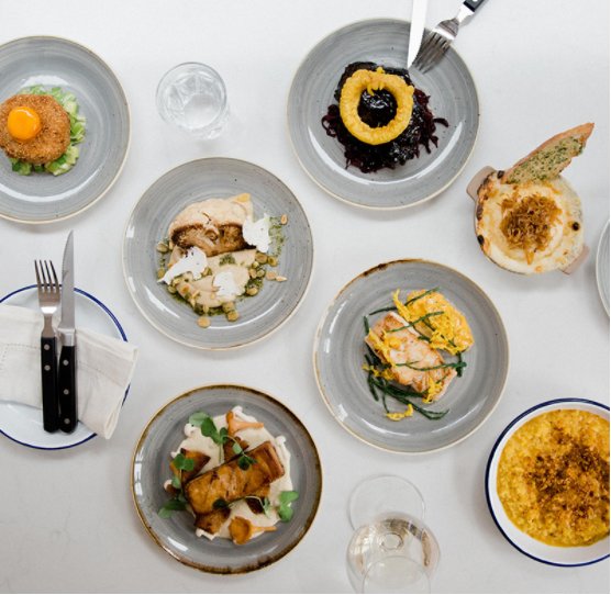 DesignMyNight's tweet image. .@plot_kitchen have teamed up with @Nyetimber and @cannonandcannon to bring you a British Christmas feast like no other this December bit.ly/2zvZJeB