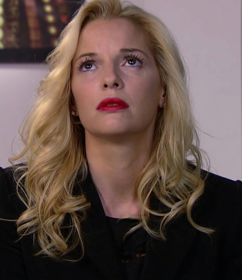 Miliacevedook's tweet photo. -3 años que Cari no actua💔💔😢😩 
- https://t.co/7rNRXKRnsh