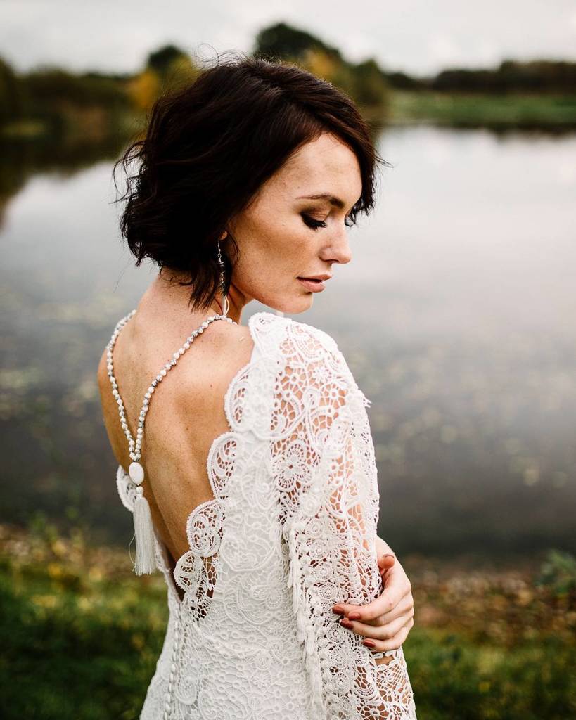 // S N E A K  P E E K //
Another little edited image from a recent shoot I did that was beautifully created by @prettycreativestyling. The rest will be blogged somewhere fabulous no doubt!
.
Dress: <a href="/shikobabride/">Shikoba Bride</a> 
Model: @bethrothwell20 
Make up: <a href="/harryjo/">harry fay</a>… ift.tt/2BvpgpS