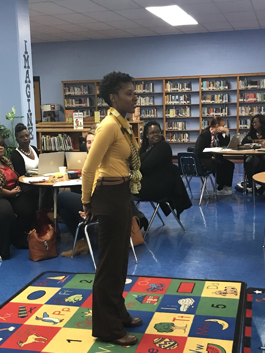 iZoneScienceSCS's tweet photo. Our iZone Instructional leaders and ILT Teams engage in a bit of 3D learning. Now let’s share your thinking with others. What are some commonalitiesand differences in you explanations. @SCSK12Unified #iZoneScience https://t.co/3M37xsssNc