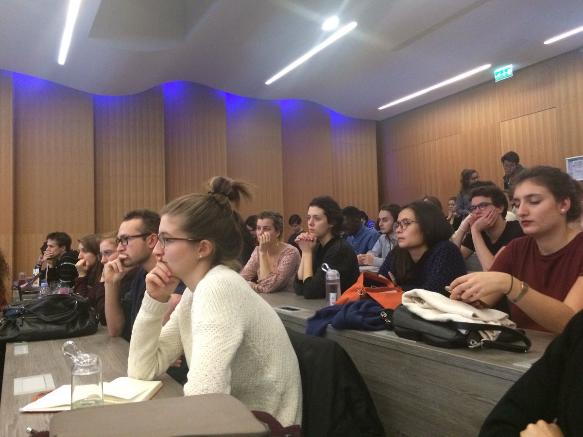 And here we are : Rob Greenfield’s Ecostory has just started at <a href="/ESCPeurope/">ESCP Business School</a> with more than 200 people attending the conference ! 🤩♻️🌎