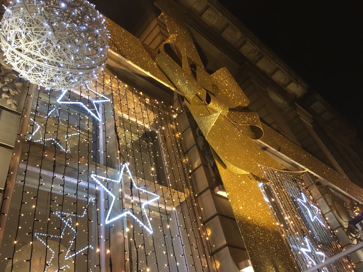 TAGcomms's tweet photo. Definite temperature change from #cornwall to #Manchester @ILoveMCR but warmth in their festivities #worktripperks https://t.co/z8Vw9tFp4c