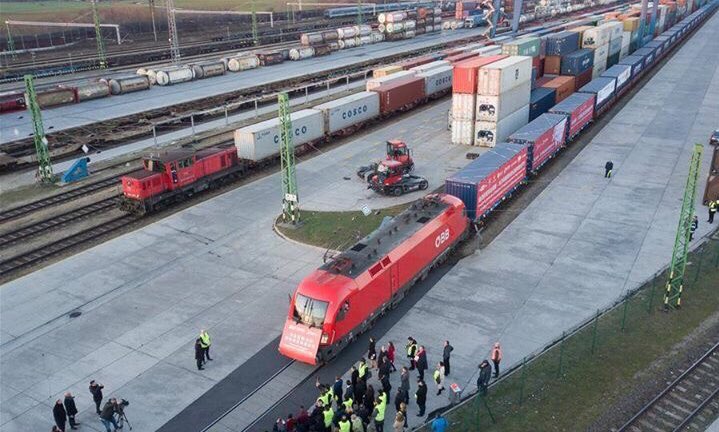 masadmuzmalik's tweet photo. Train trade b/w #Budapast and #Changsha #onebeltoneroad https://t.co/0O3NoB7Q2C