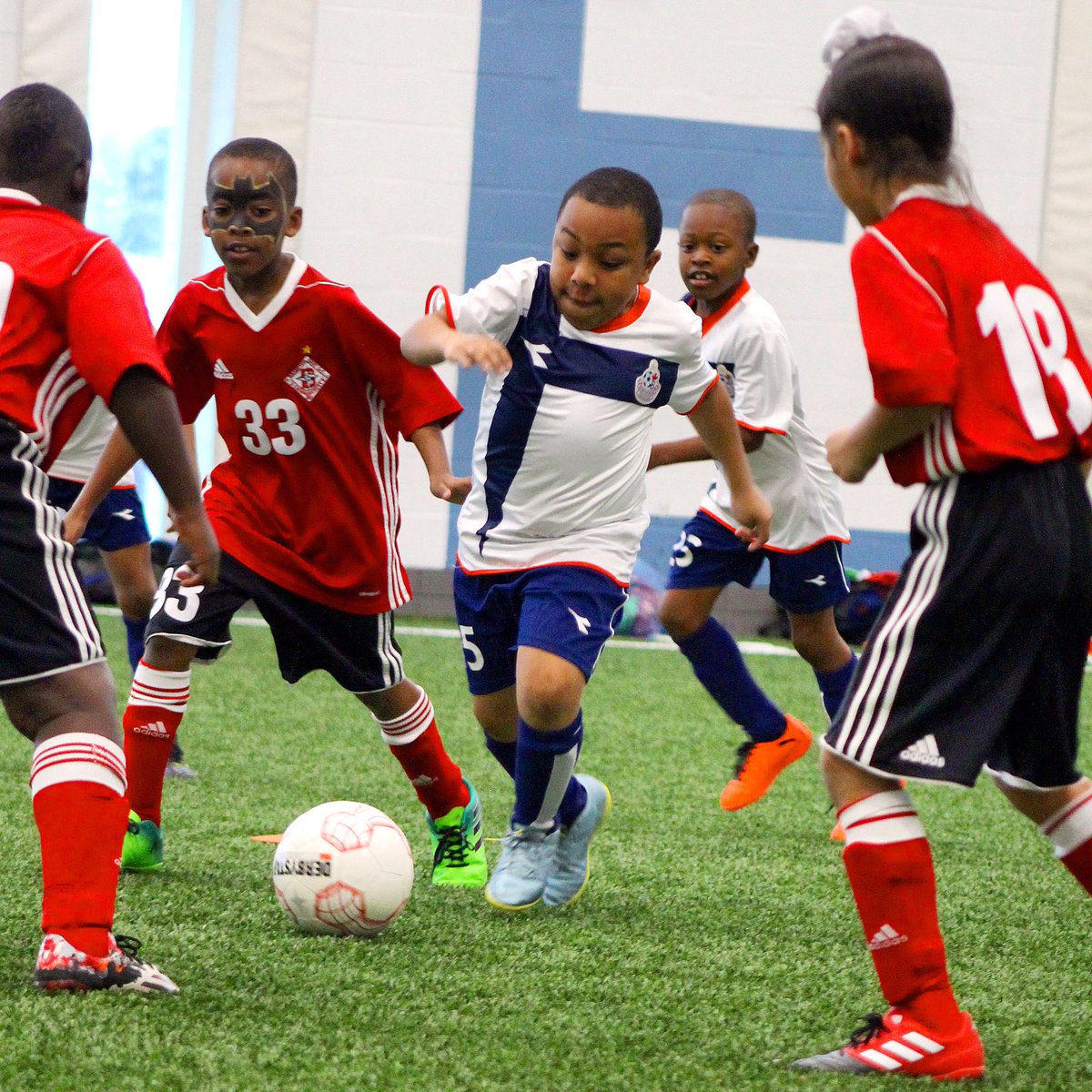 BramptonYouth's tweet photo. Our @BramptonYouth U8 players were working hard on the pitch this past weekend battling one of our favourite superheroes. "Everything is impossible until somebody does it." - Batman
#simplythebest #Indoorsoccer #U8Festival #bramptonsoccer #repsoccer #competitivesoccer https://t.co/eo5UfAnhB1