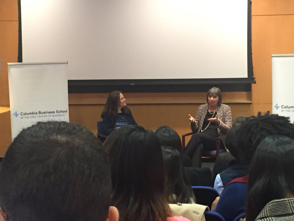TheDigitalJen's tweet photo. Jumping right into digital payments @Columbia_biz -> every device will become a payment device #CBSSilfen https://t.co/JSS9SEvGPc
