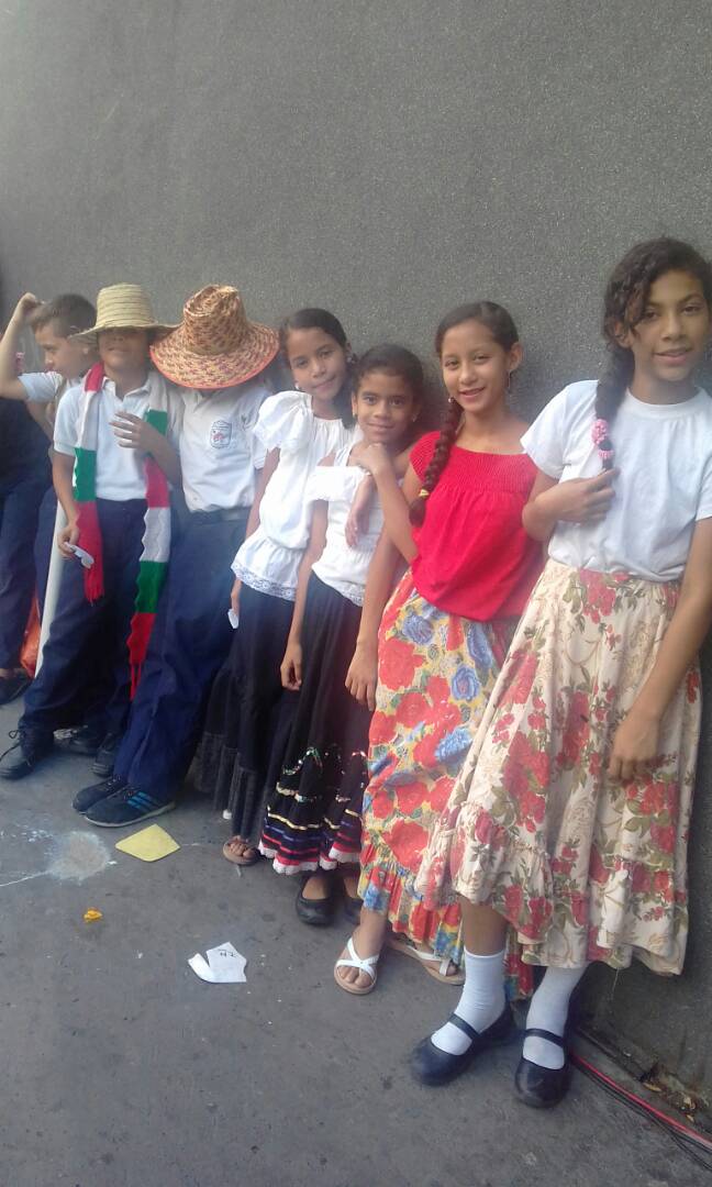 Marcos_PDVSA's tweet photo. La revolución es alegría, la revolución es Cultura, la revolución es evolución y progreso para el futuro de nuestros niños
#28Nov #ccs #Venezuela #planestrategicosocialista ¦ M/G Manuel Quevedo, Nicolas Maduro ¦ PDVSA la Campiñaunamos fuerzas por una nueva PDVSA https://t.co/KrNf4rKOlY
