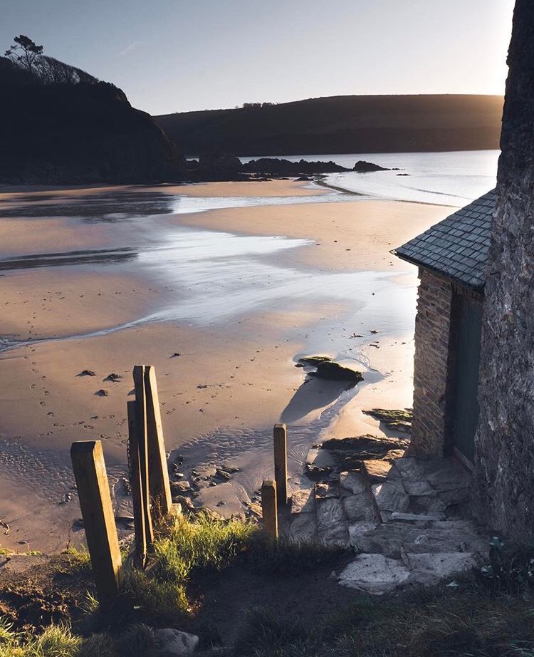 thedevonnetwork's tweet image. What is your favourite Devon Beach? ❤️ here’s a stunning photo of Mothecombe #devon #visitdevon #discoverdevon #lovedevon #devonlive