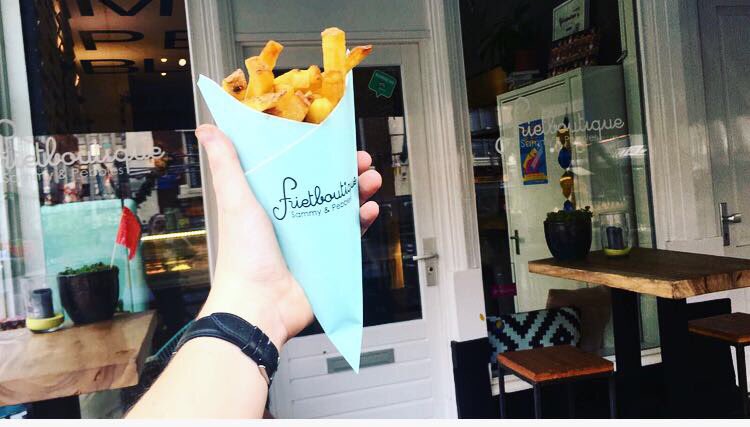 Wil jij vandaag ook genieten bij ons en een lekker frietje eten? Wees er snel bij want de deuren sluiten vandaag om 19:45! Anders tot woensdag.
#personeelsuitje #tijdvoorqualitytime
#haalnogsnelwatlekkerefriet
#vooreendichtedeurstaanwiljeniet