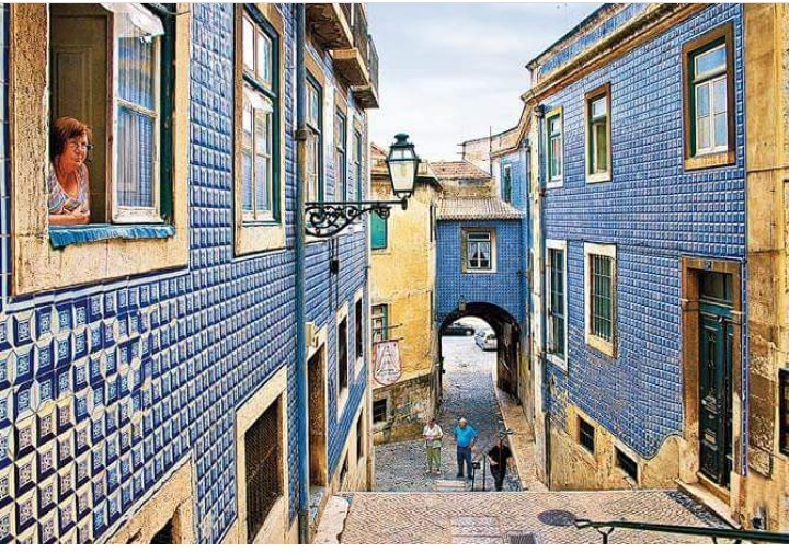 svanna_t's tweet photo. Alfama. One of the oldest medieval districts in europe. Here you can see Lisbon as it was before the earthquake of 1755 and in the time that Mouros ruled until the 12th century. Visit us and make memories. #Portugal #Lisbon #medieval #pictures #lisbontips #history #greatcities https://t.co/nWC6fs86Pe