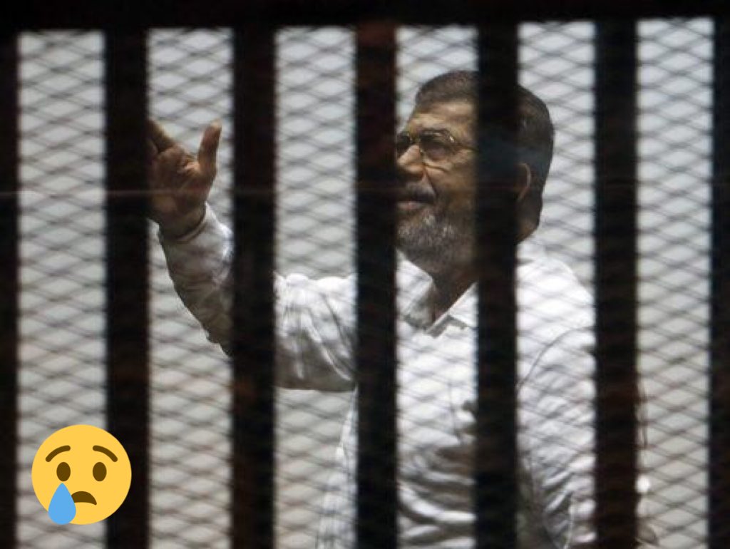 D_mok4444's tweet photo. #عالجوا_الرئيس
الرئيس مرسي :
"لا أرى هيئة المحكمة ولا تراني، أنا حاضر كالغائب، لا أسمع دفاعي إلا مُتقطعا، وكذلك الشهود، ولم أر دفاعي منذ أشهر"
فك الله اسر اسد مصر والعروبه الرءيس المخلص الغيور ع دينه اطاحوا به لما علموا ان زمن العزه سيعود  وهذا لا يرضى من اعتاد على الذل والقهر https://t.co/2UJfdQFAtS