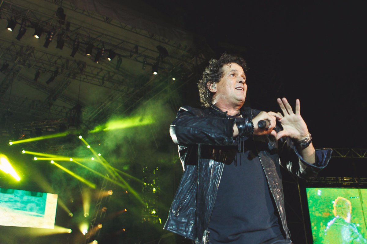LaMega's tweet photo. Gracias @carlosvives por cumplirnos el sueño de tenerte en #Megaland2017 https://t.co/ciqNFdS5wN
