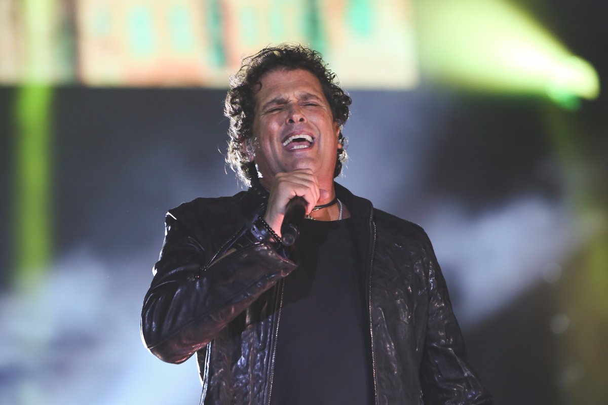 LaMega's tweet photo. Gracias @carlosvives por cumplirnos el sueño de tenerte en #Megaland2017 https://t.co/ciqNFdS5wN