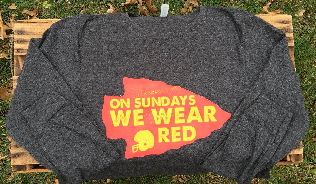sunflowerstate1's tweet photo. Long sleeves are IN! Check them out today #sunflowerstateapparel #sunflowerstate #ssa #longsleeve #coolweather #keepwarm #flyoverstate #arrowhead https://t.co/ZSOJxtLGkP