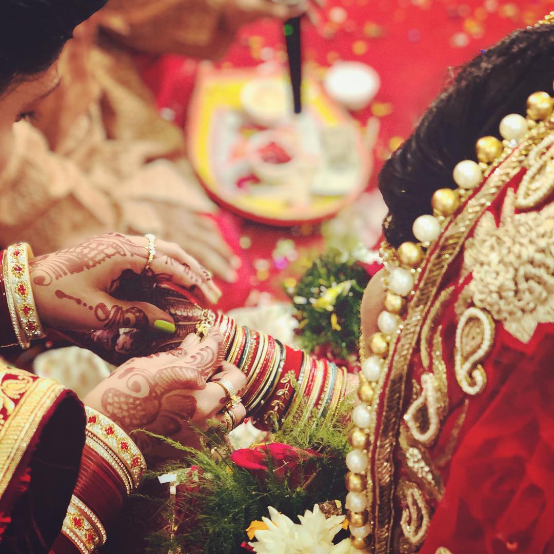 chiragnd's tweet photo. A hint of red. #shaadiography #iphonography #weddings #travel #bride https://t.co/x4RNYUsE7r