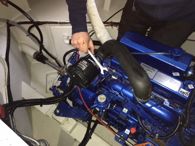 devizes_marina's tweet photo. Get in touch if we can help you with any maintenance work this winter #devizesmarina https://t.co/OUlvq3SiFJ