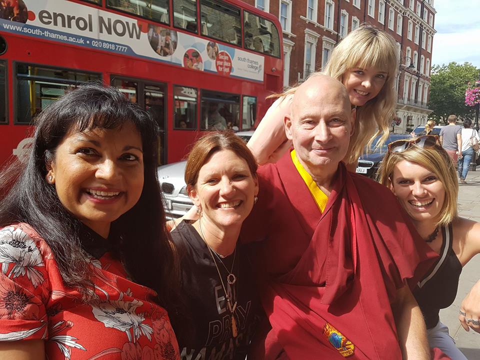 LoveWhatWeDo_UK's tweet photo. A Random Dialogue with a Monk. Join us on Monday 12.15 to 2.15, Bird in Hand #Woking. Book at https://t.co/LLTEVlvaW1 #randdialevent https://t.co/VVcd0kh0hI
