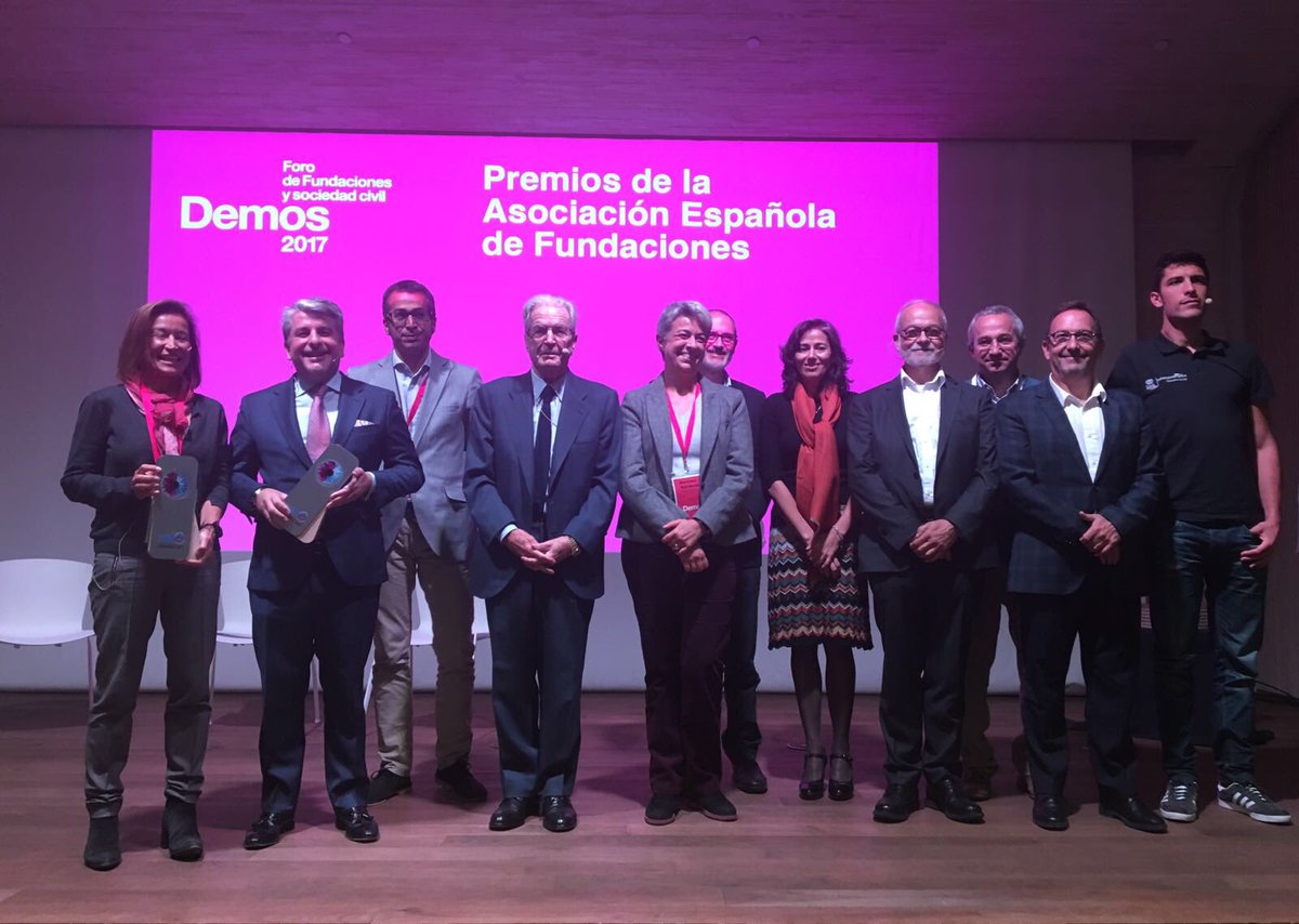 anamillanch's tweet photo. Ha sido un placer haber recibido el #PremiosAEF a la colaboración por #juntosXEmpleo !! Es un premio para todas las organizaciones que participan en la iniciativa!!! Enhorabuena.  @AccentureSpain https://t.co/95QoGexjp7