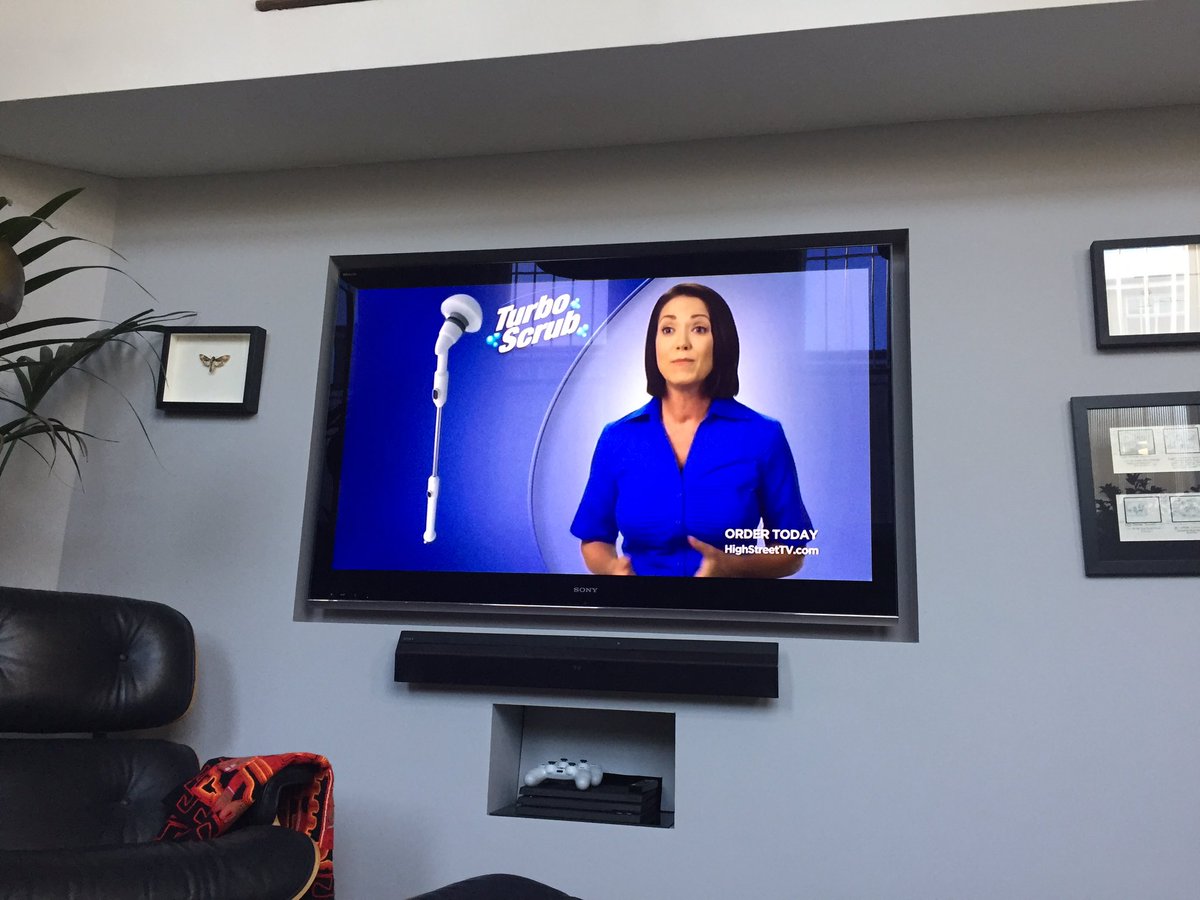 PixelDandy's tweet photo. Bloody infomercials get me every time. 🙄 #turboscrub https://t.co/wcL3q8vlHD