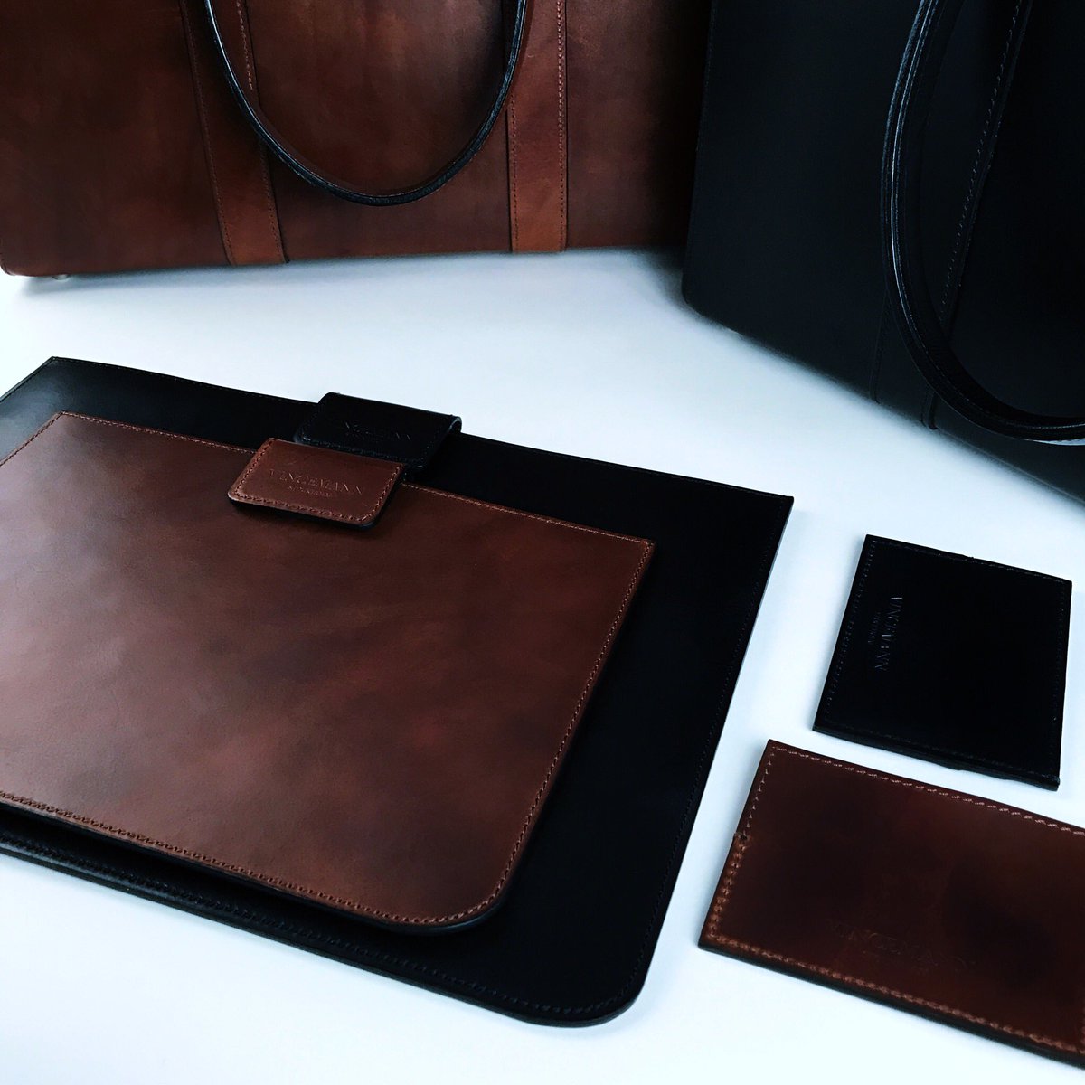Vincemann_Sthlm's tweet photo. Stressa inte med julklapparna i år, klicka hem dem i lugn och ro via webbshoppen🎅🏽❤️ https://t.co/QUk9jr5muS
 #jul #christmas #gift #mensfashion #fashion #style #fashionstyle #gentleman #briefcase #bags #sleeve #computer #mac #design https://t.co/Mc7DOMdzaW