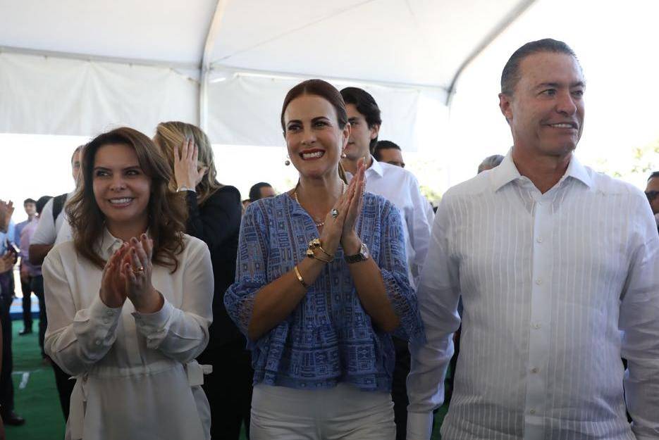 QuirinoOC's tweet photo. Gracias a @LauraBarreraF, del @DIF_NMX, por apoyar a Rosy y a las y los sinaloenses en el Centro de Autismo, de Ceguera y Debilidad Visual que hoy iniciamos en Culiacán. https://t.co/Bk3v2wICmH
