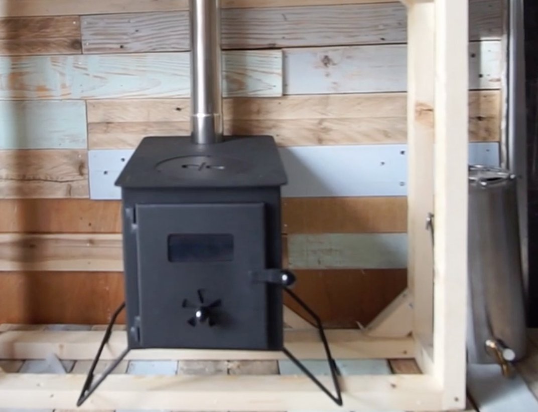 #Christmas has come early 😆
My beautiful little wood burner has arrive all the way from <a href="/Belltentbtique/">Bell Tent Boutique</a> 
Not only is it gonna help me keep warm during my #winter nights, it also gonna heat up my #bath water👌🏼 goo.gl/W4MTbB #vanlife