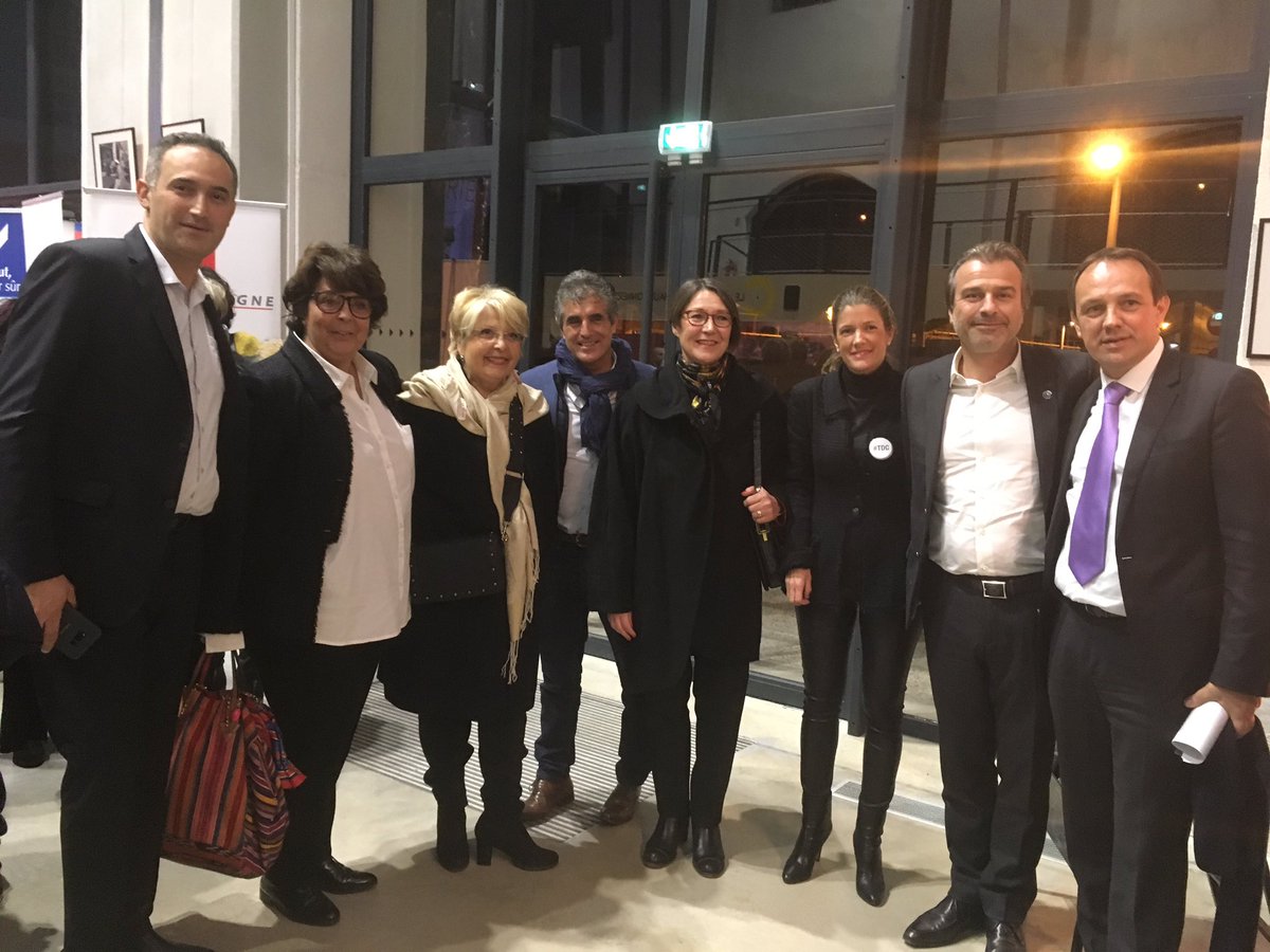 TerredeCommerce's tweet photo. .@TSESSINE, président de @TerredeCommerce avec @chauvinjl, président de la @CCI_MP, @NicolasIsnard, maire de @SalonProvence Marie Bagnoli VP @UPE13_,  Patricia Pellen et Christine Rampal @villedaubagne #NDC https://t.co/RXM5JU8Yk0