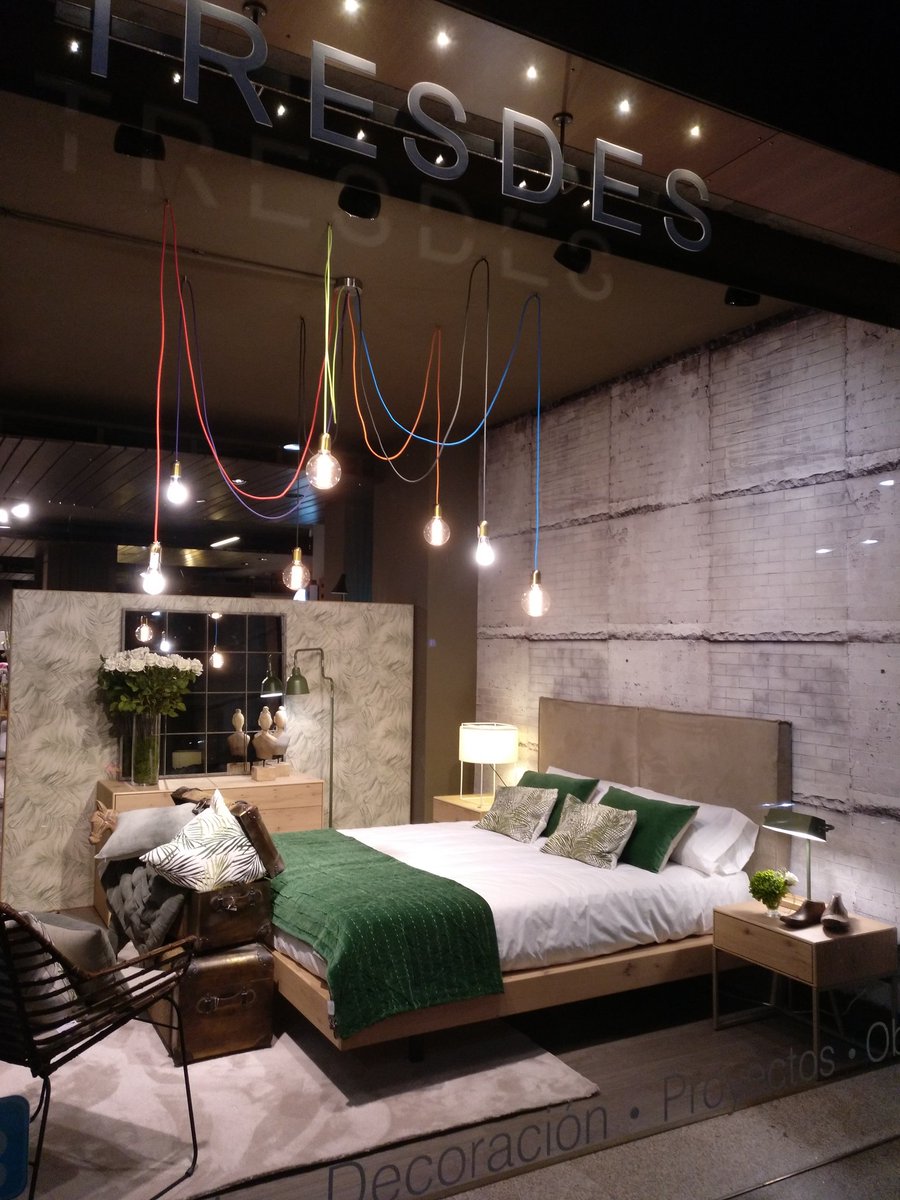3DSinteriorismo's tweet photo. Estrenamos escaparate con #mobiliario de #ABrito  en #Roble #Carballo Natural https://t.co/7MMYIyTuiY