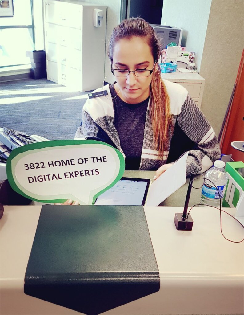 lica_laura's tweet photo. Getting aquatinted w/ digital academy @AIacobelli_TD @RyanBennett_TD @DanijelaDoslo #imdigitalready https://t.co/pW9YGJkQze