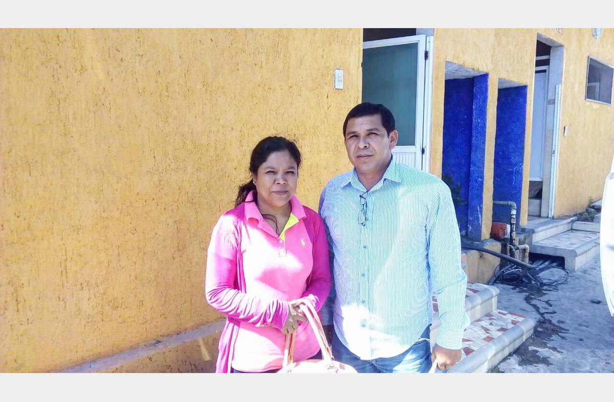 GPPRDMorelos's tweet photo. Apoyo económico para la C. Virginia Salgado Salgado, municipio de Miacatlan. @Julio_Espin #GPPRDMorelos https://t.co/RKDV6DEUml